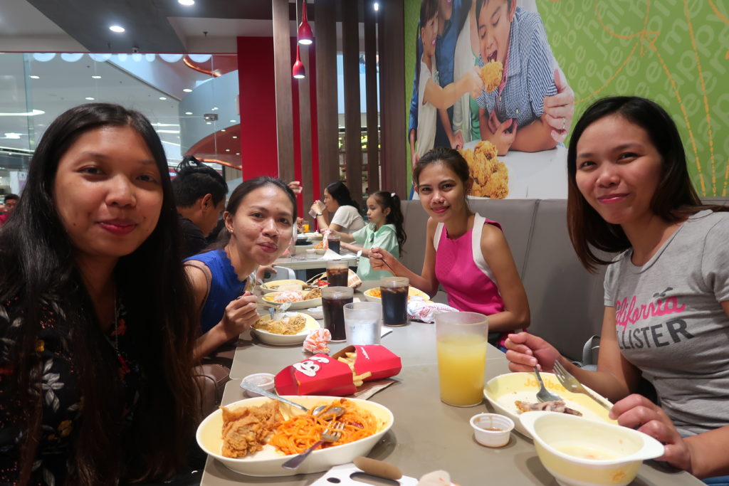 jollibee is one of the best fast food restaurants to visit in cebu
